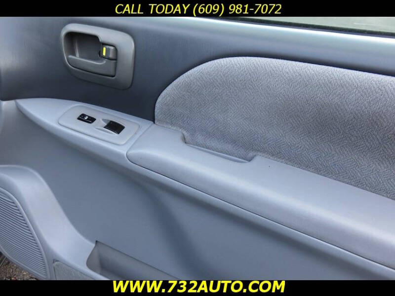 2003 Toyota Sienna LE