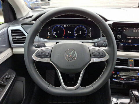 2025 Volkswagen Taos SEL 4Motion
