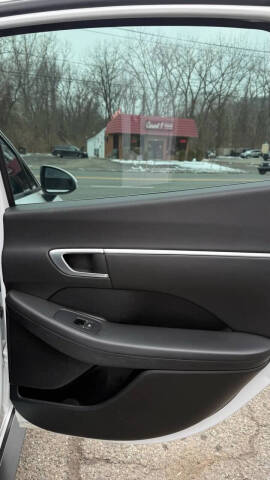 2022 Hyundai Sonata Hybrid Blue