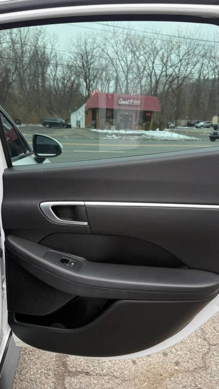 2022 Hyundai Sonata Hybrid Blue