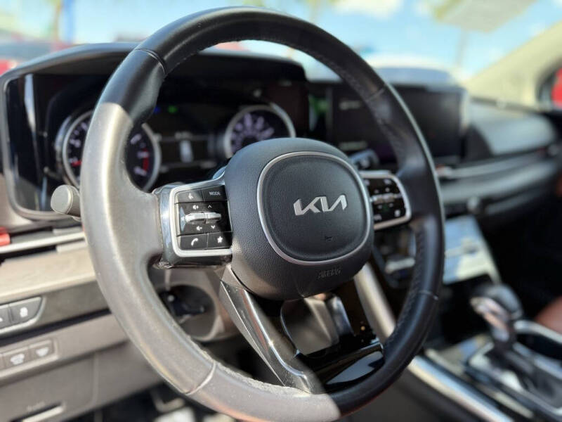 2022 Kia Carnival SX