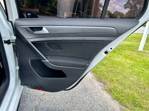 2021 Volkswagen Golf GTI SE