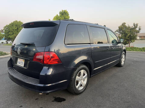 2009 Volkswagen Routan SE