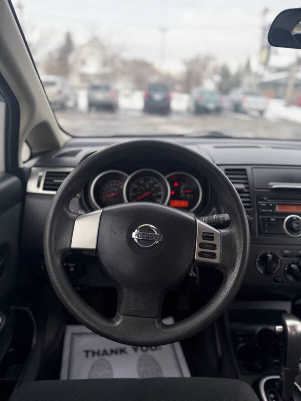 2010 Nissan Versa 1.8 S