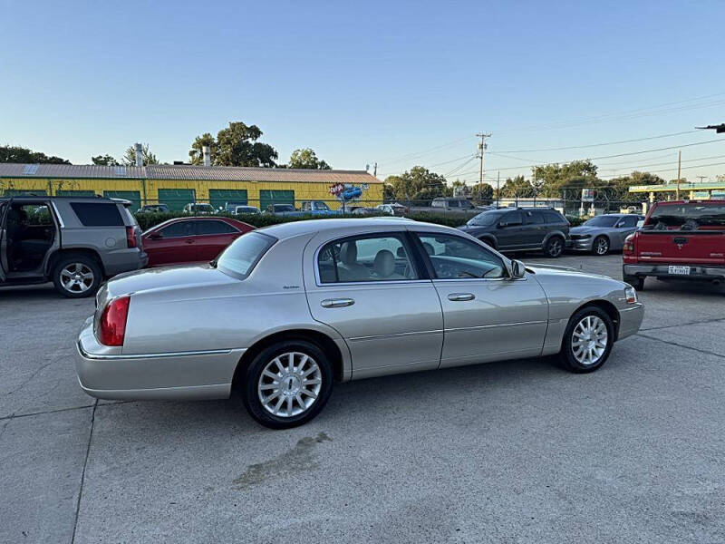 2007 Lincoln Town Car Signature