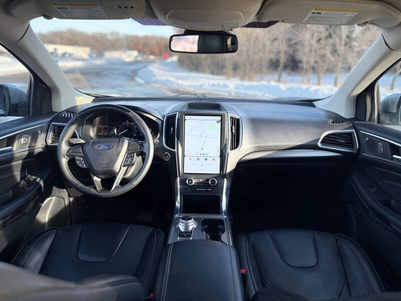 2022 Ford Edge Titanium