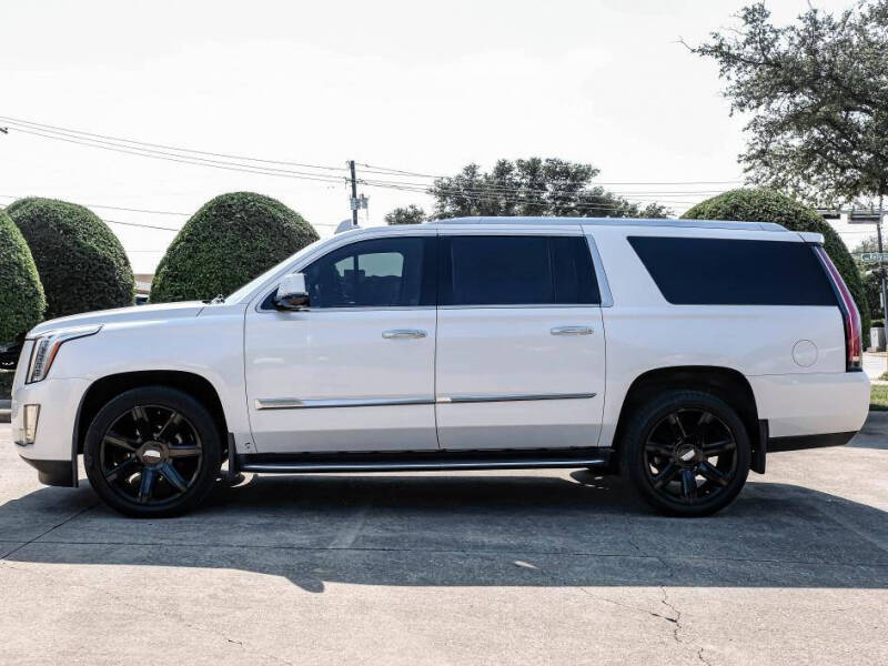 2016 Cadillac Escalade ESV Luxury Collection