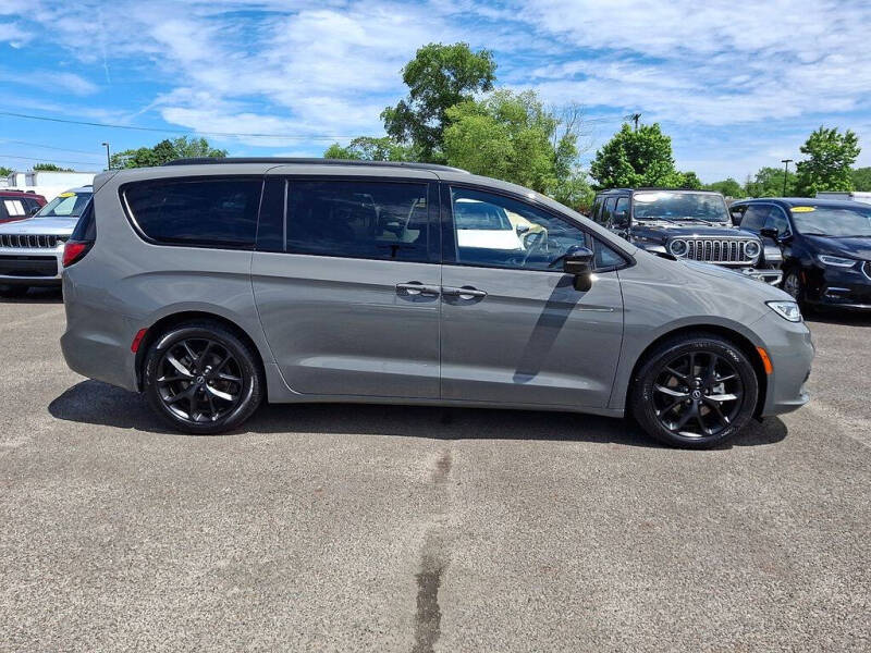 2025 Chrysler Pacifica Limited