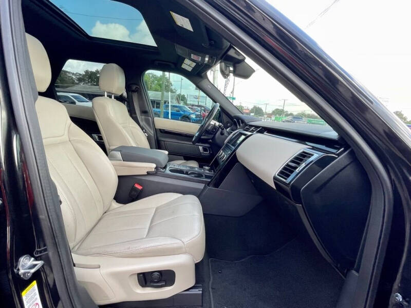 2017 Land Rover Discovery SE