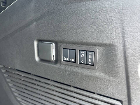 2025 GMC Yukon XL AT4