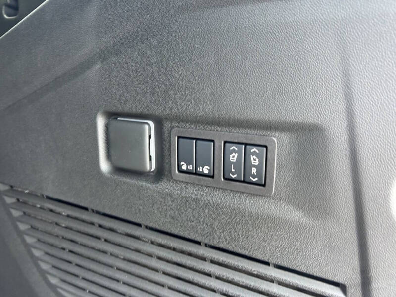 2025 GMC Yukon XL AT4