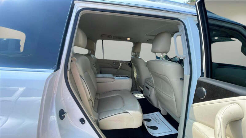 2022 Infiniti QX80 Luxe