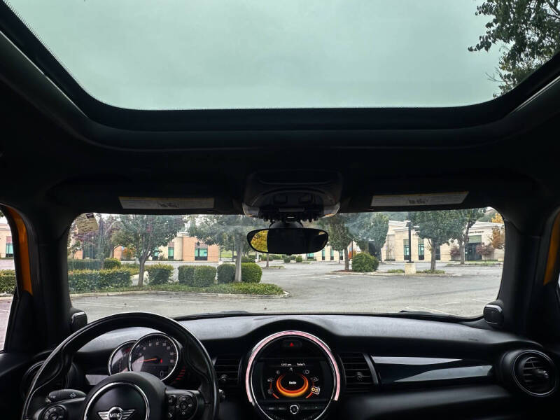 2015 MINI Hardtop 4 Door Cooper