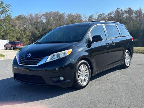 2014 Toyota Sienna XLE 8-Passenger