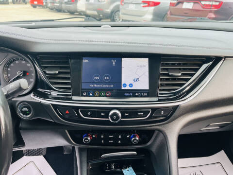 2019 Buick Regal Sportback Essence