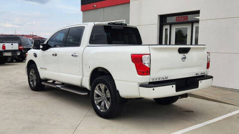 2017 Nissan Titan SL