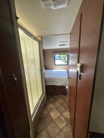 2014 Thor Motor Coach CHATEAU 31L