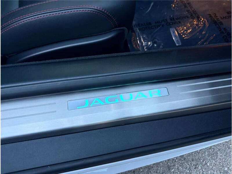 2017 Jaguar F-TYPE R