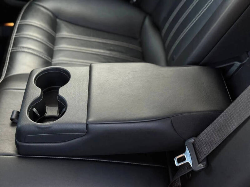 2023 Chrysler 300 S V6