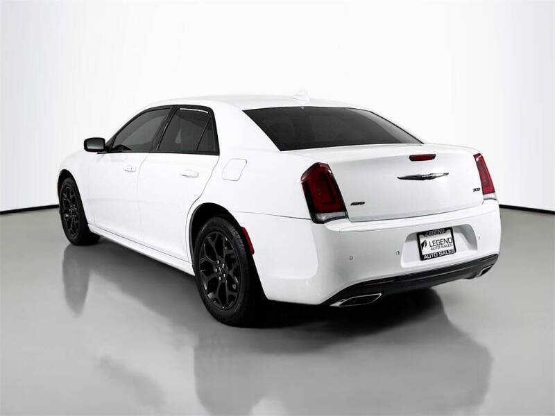 2023 Chrysler 300 Touring L