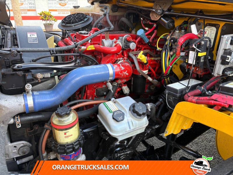 2019 Freightliner M2 106