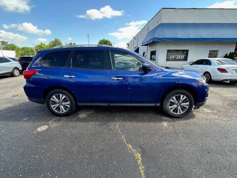 2017 Nissan Pathfinder SL