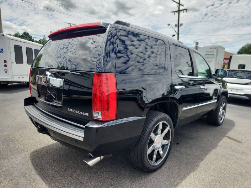 2011 Cadillac Escalade Premium