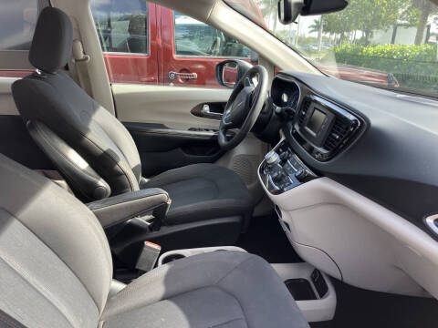 2017 Chrysler Pacifica LX