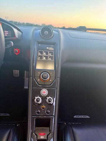2013 McLaren MP4-12C