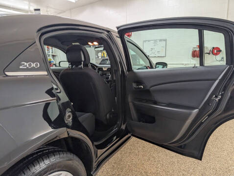 2013 Chrysler 200 LX