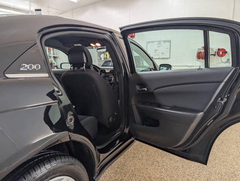 2013 Chrysler 200 LX