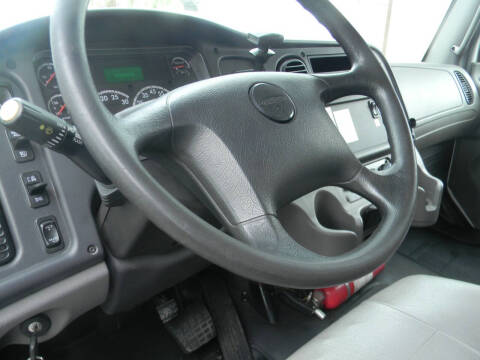 2018 Freightliner M2 106