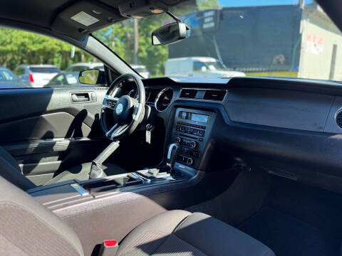 2014 Ford Mustang V6