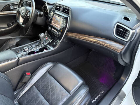 2017 Nissan Maxima Platinum