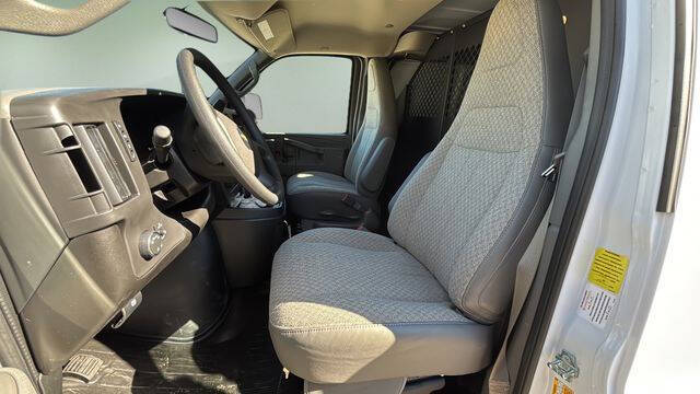 2025 Chevrolet Express 2500