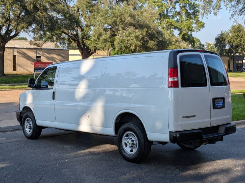 2023 Chevrolet Express 2500