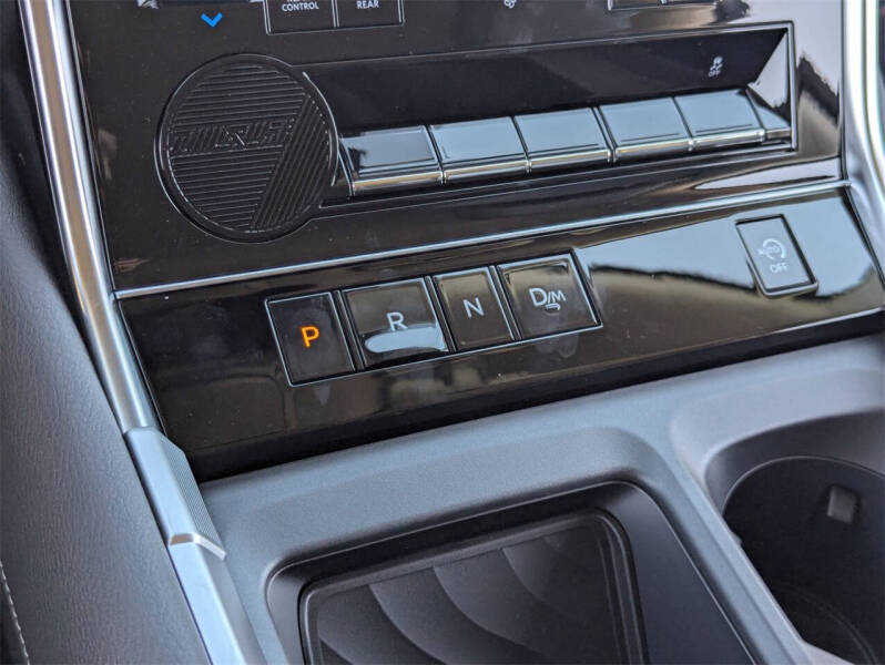 2025 Nissan Armada SV