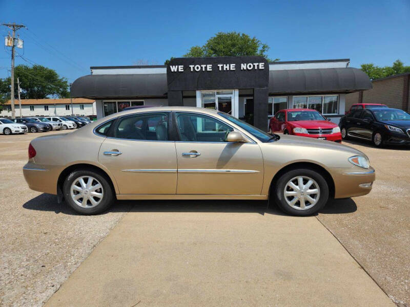 2005 Buick LaCrosse for sale at First Choice Auto Sales in Moline IL