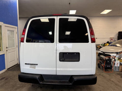 2018 Chevrolet Express 2500