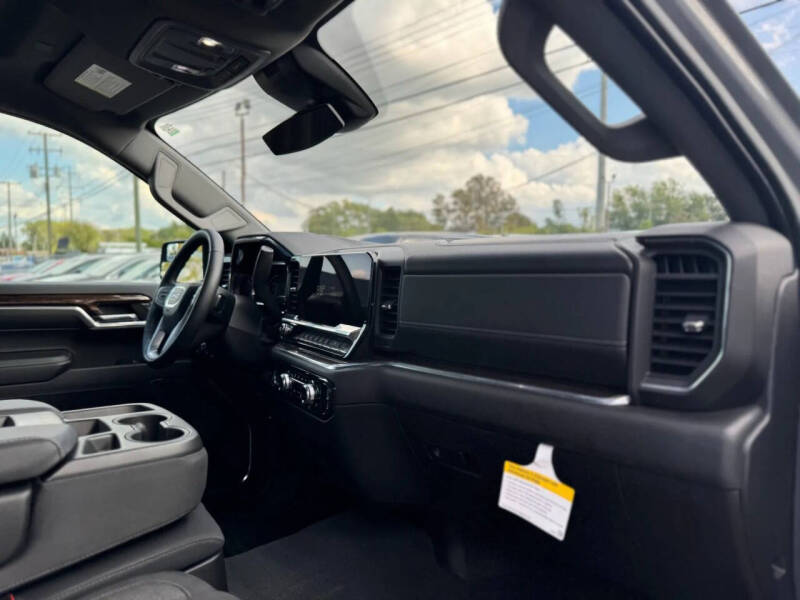 2024 GMC Sierra 1500 Elevation Standard