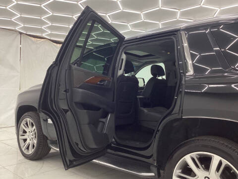 2017 Cadillac Escalade Luxury