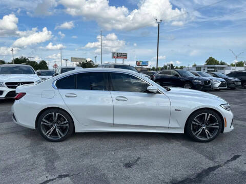 2022 BMW 3 Series 330e