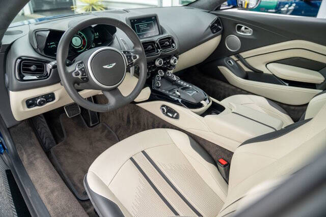 2022 Aston Martin Vantage 3