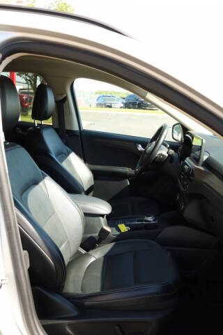 2020 Ford Escape Titanium