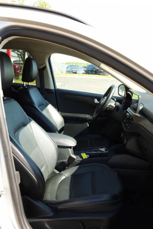 2020 Ford Escape Titanium