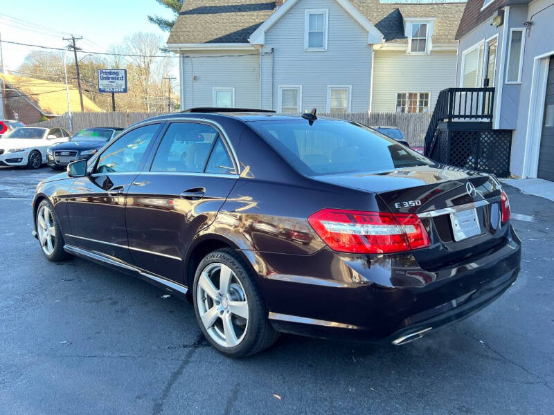 2011 Mercedes-Benz E-Class E350 Luxury photo 3