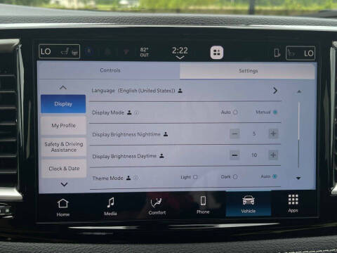 2027 Chrysler Pacifica Select