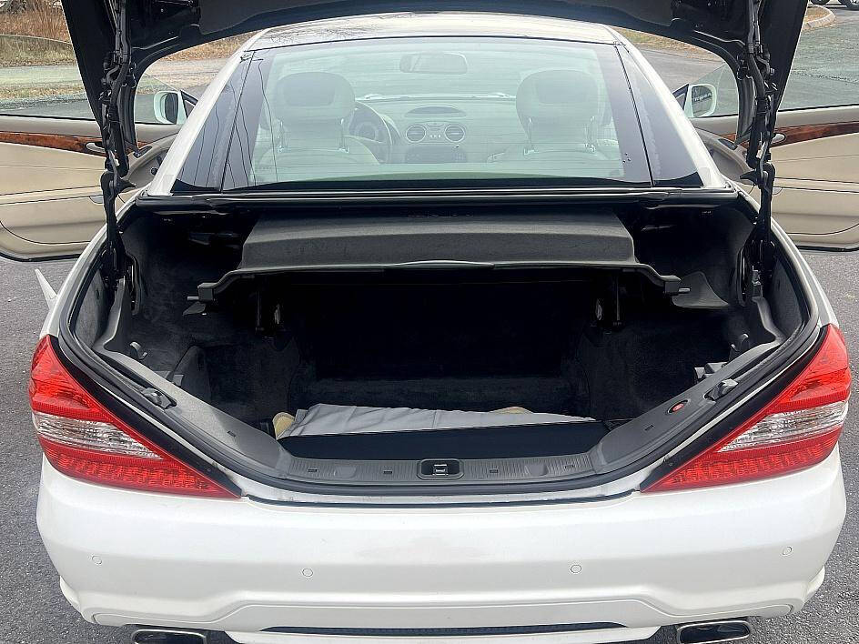 Mercedes-BenzSL-Class9