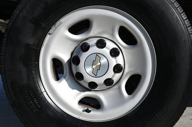 2023 Chevrolet Express 2500