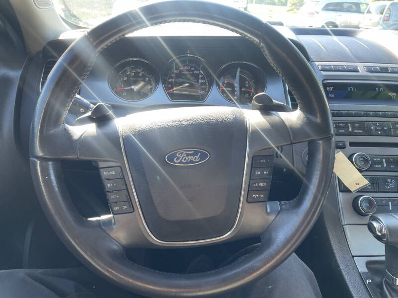 2012 Ford Taurus SEL - Photo 13